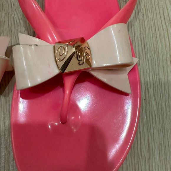Ted Baker Flip Flops (Size on shoe is UK size 6 which is US size 8) - Picture 4 of 4